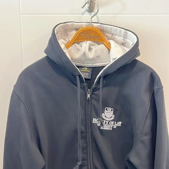 University of Alberta faculty of law zip  up sweater size small - Picture 3 of 12